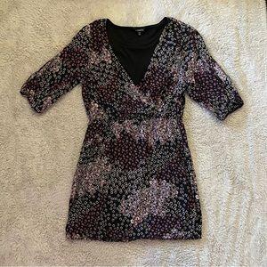 Le chateau — Floral Print Dress — Open Sleeve